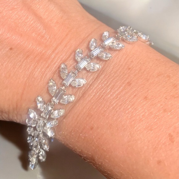 SIGNED Albert WEISS Vintage Clip Earrings  & Bracelet Demi Parure Set - Picture 6 of 12